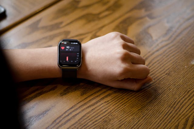 11 Top Health and Fitness Benefits of Using a Smartwatch
